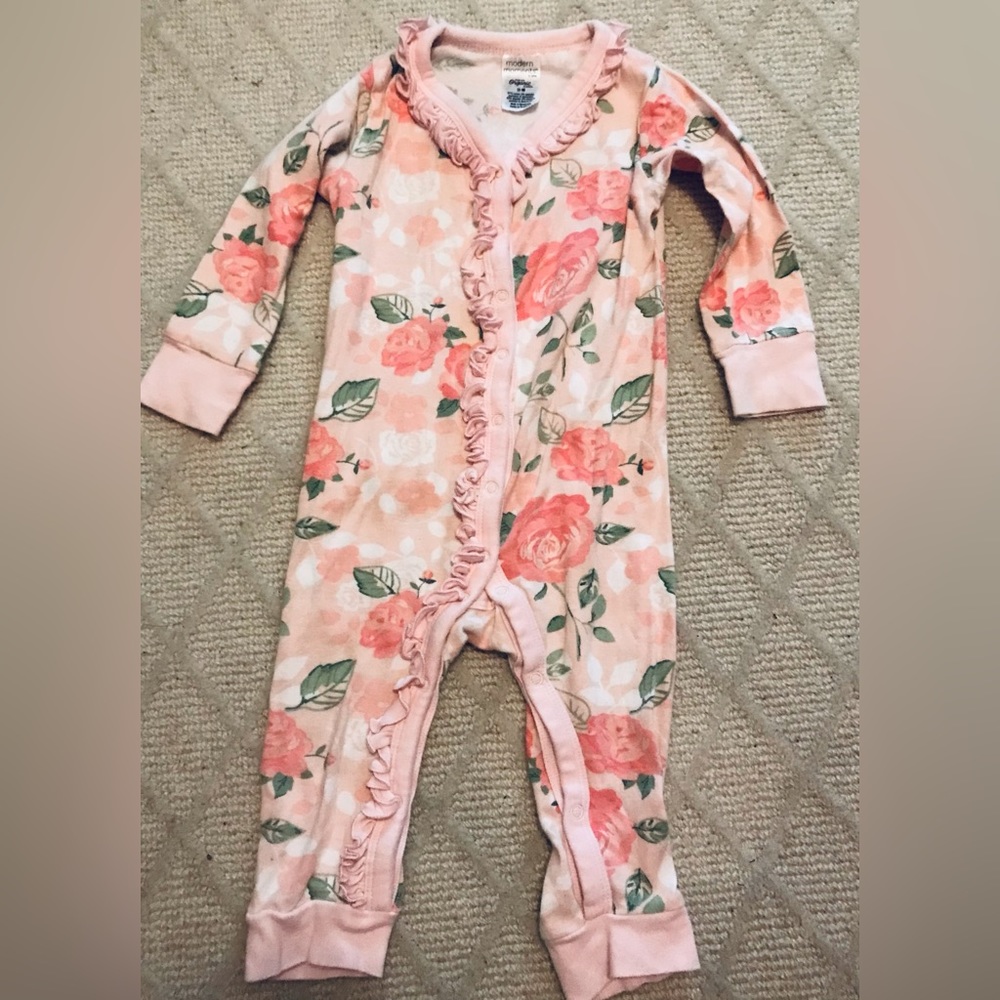 Shabby chic modern moments made with organic cotton size 12 month sleeper❤️